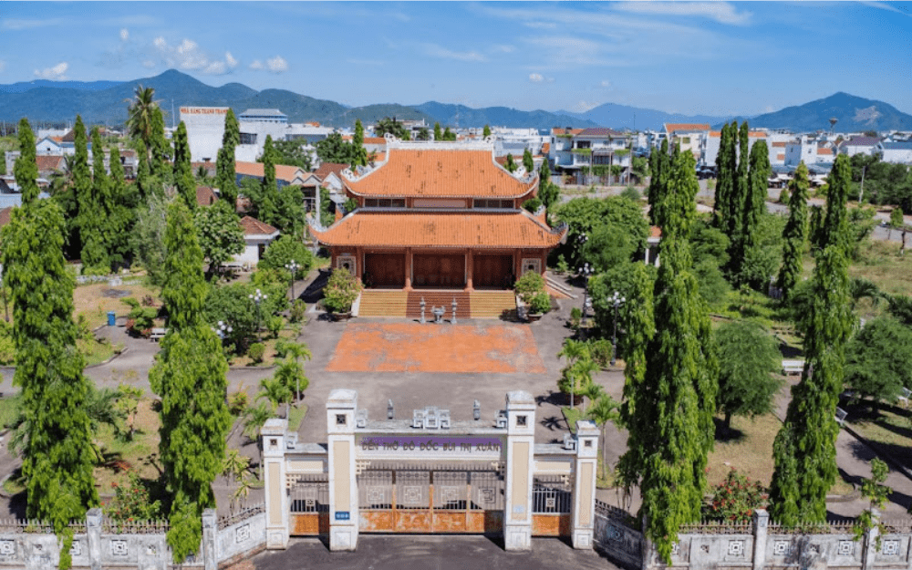 Đền thờ đại tư đồ Võ Văn Dũng