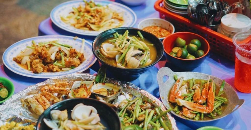 Quán ốc Thúy Kiều là một trong những quán ốc Quy Nhơn nổi tiếng và được yêu thích bởi cả người dân địa phương và du khách